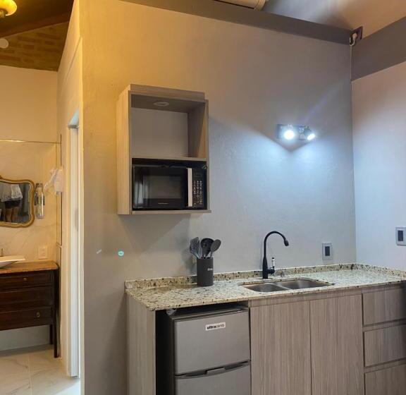 جناح مزوَّد بشرفة, Apart Y Suite Portal Del Luz