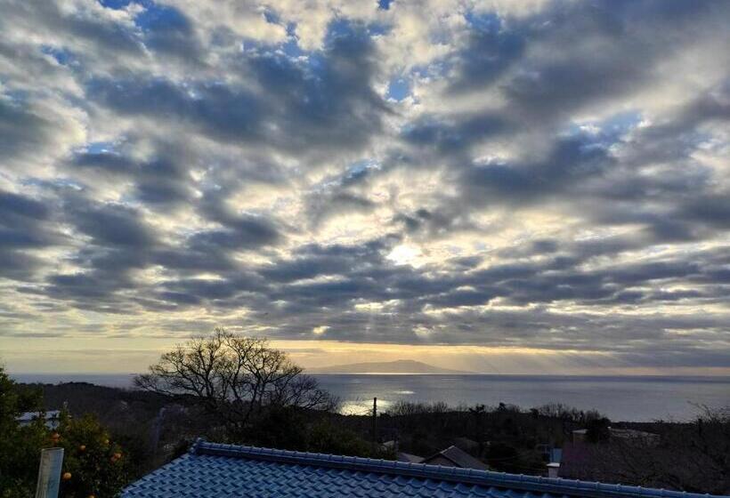 스탠다드 스튜디오 바다 전망, Joyinn