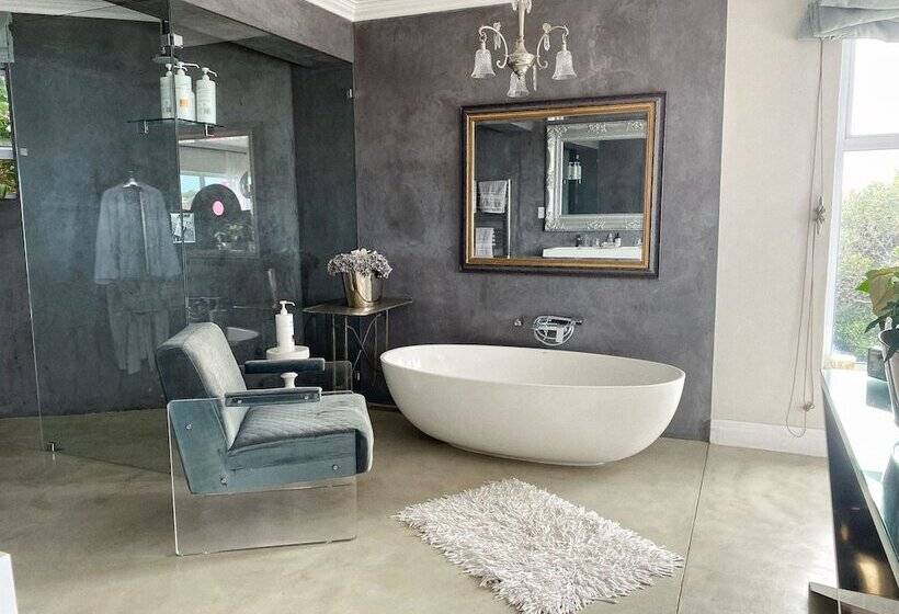 Deluxe Suite met Kingsize Bed, Residence William French