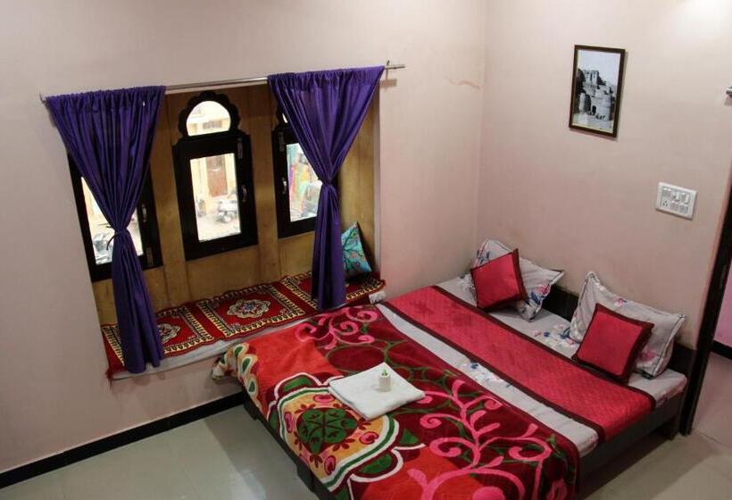 اتاق سوپریور با تخت بزرگ, Crazy Camel Hotel & Safari