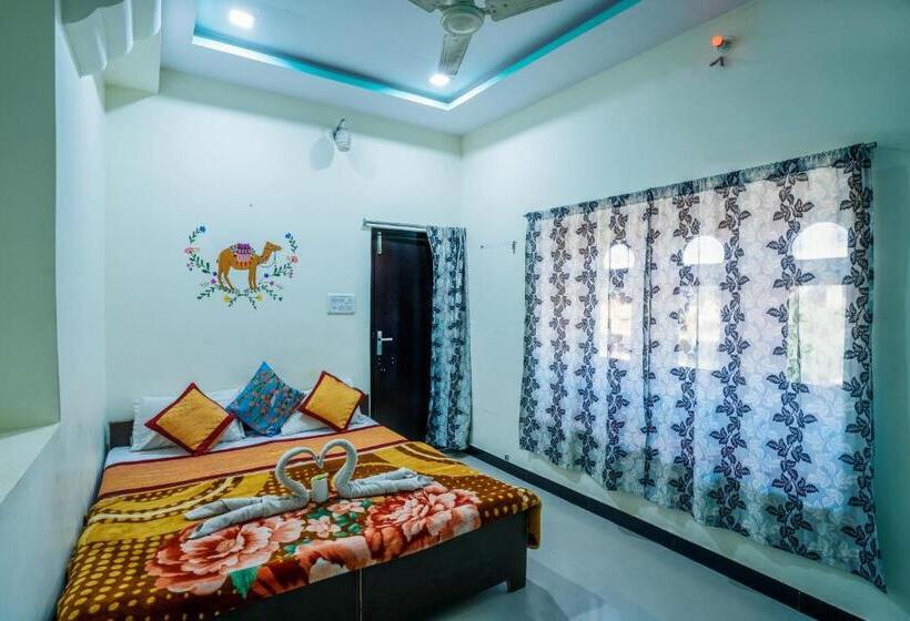 اتاق سوپریور با تخت بزرگ, Crazy Camel Hotel & Safari