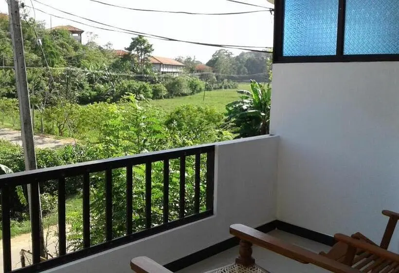 اتاق استاندارد با بالکن, Green View Guest