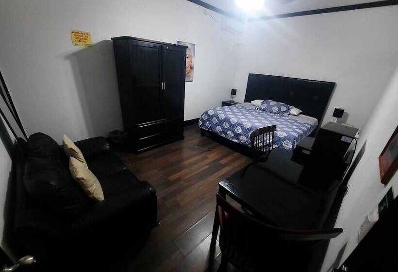 스탠다드 스튜디오, Garcias Suites Y