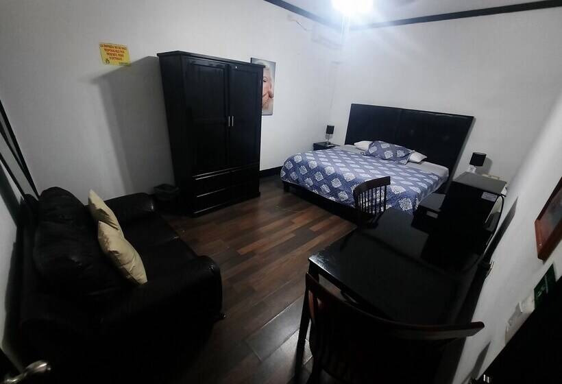 스탠다드 스튜디오, Garcias Suites Y