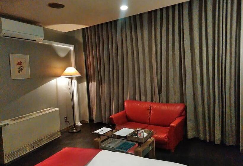 غرفة قياسية, Liberty Kochi