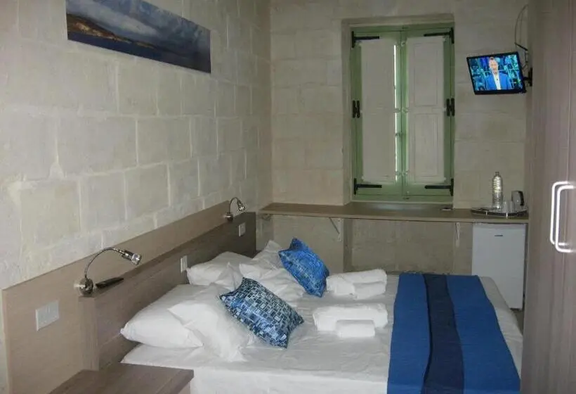 اتاق لوکس, The 1930 S Maltese Residence