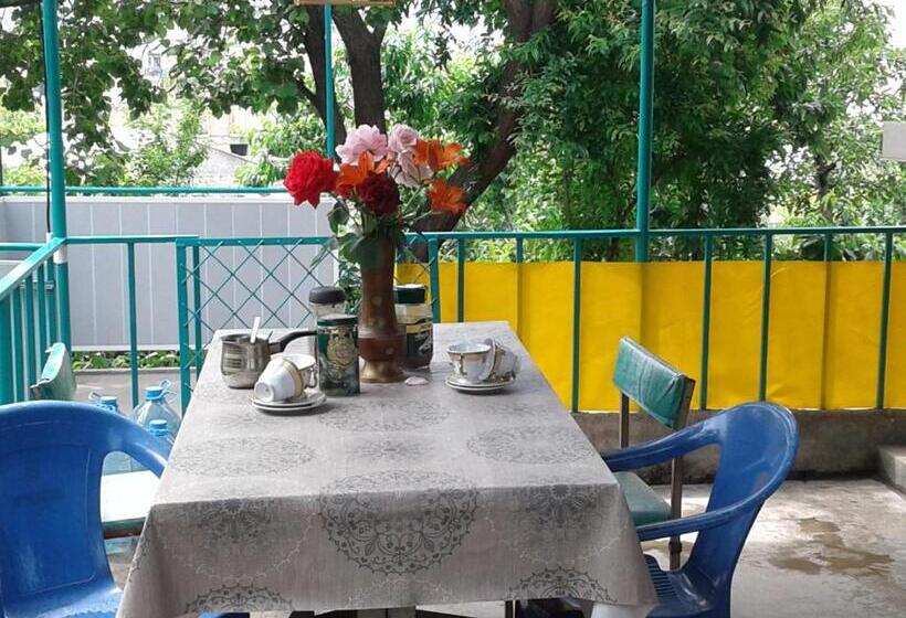 اتاق خانوادگی, Guest House Edem