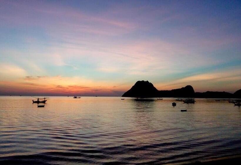 منزل غرفتين نوم, Seesea Thai Wooden House On Beachfront