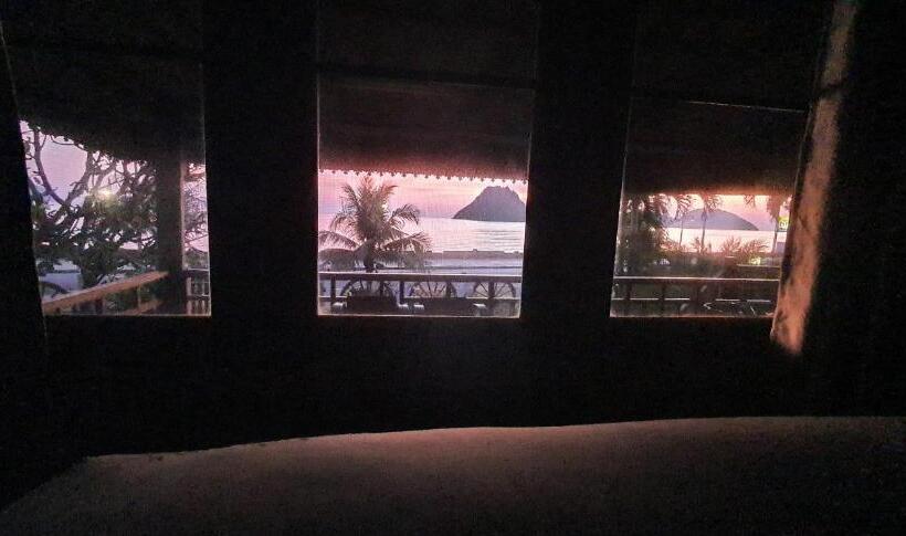 منزل غرفتين نوم, Seesea Thai Wooden House On Beachfront