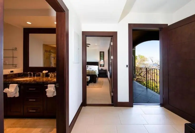 海の見える2ベッドルームアパートメント, 360 Splendor Del Pacifico Residences