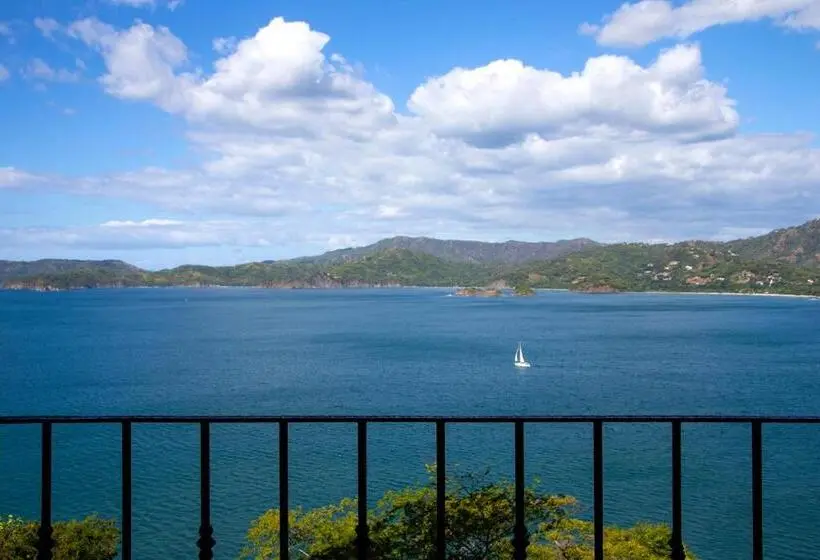 海の見えるスタンダードスタジオ, 360 Splendor Del Pacifico Residences