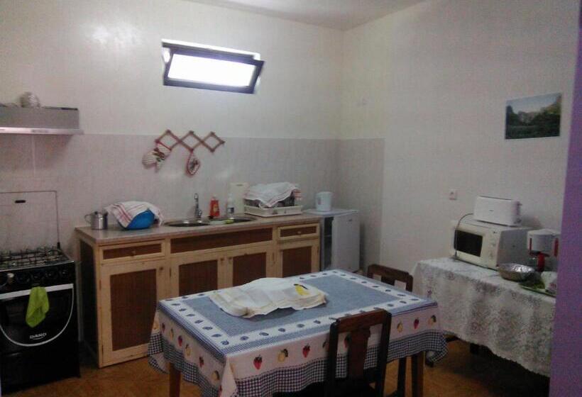 اتاق خانوادگی, Damontanha