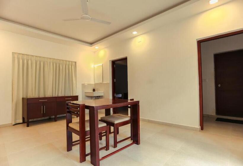 Deluxe Room, Crayons Guest House Munnar