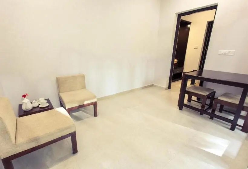 Sviitti Parveke, Crayons Guest House Munnar