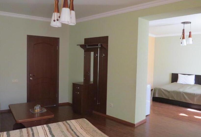 חדר סטנדרט לארבעה, Centrale Guesthouse