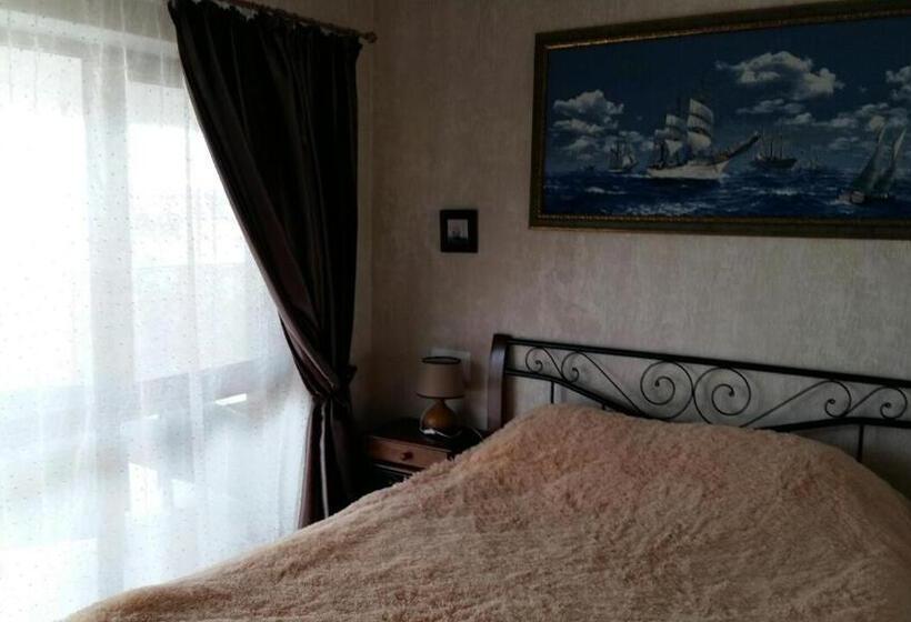 اتاق خانوادگی, Villa Sosnovy Bor