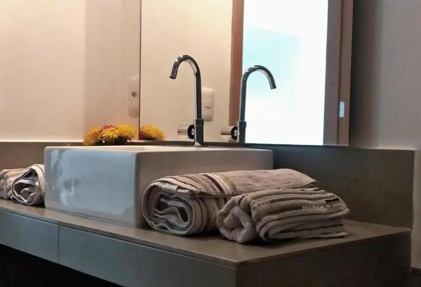 キングサイズベッドのデラックススイート, Ravenala Hotel Boutique