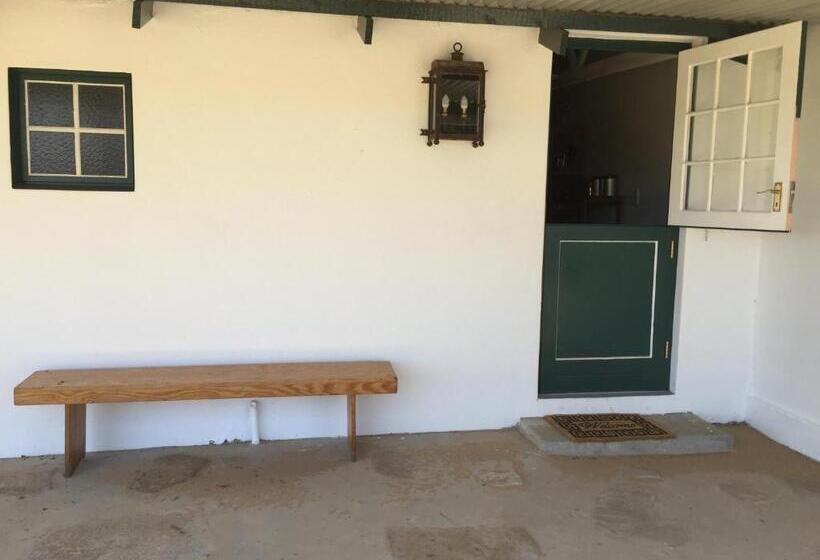 بنجلو قياسى, Kookfontein Farm Cottages