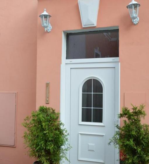 إستوديو قياسى, Penzion Libertas Mariánské Lázně