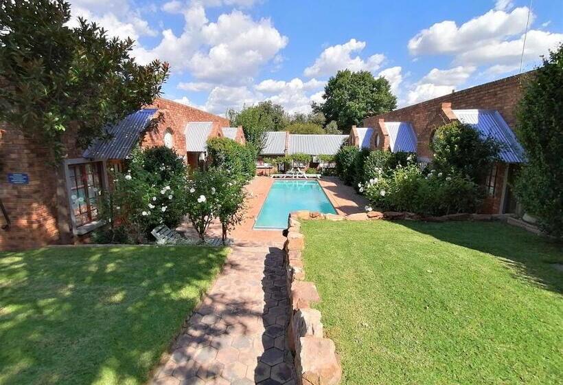 غرفة قياسية مطلّة علي حمام السباحة, Van Dykshuis Guest House