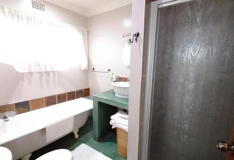 プールビュースタンダードルーム, Van Dykshuis Guest House