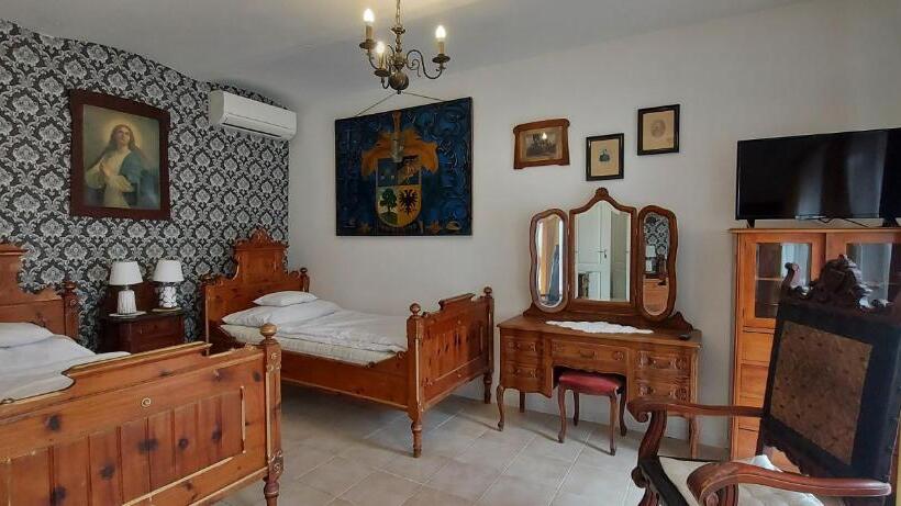 エコノミールーム, Villa Luca