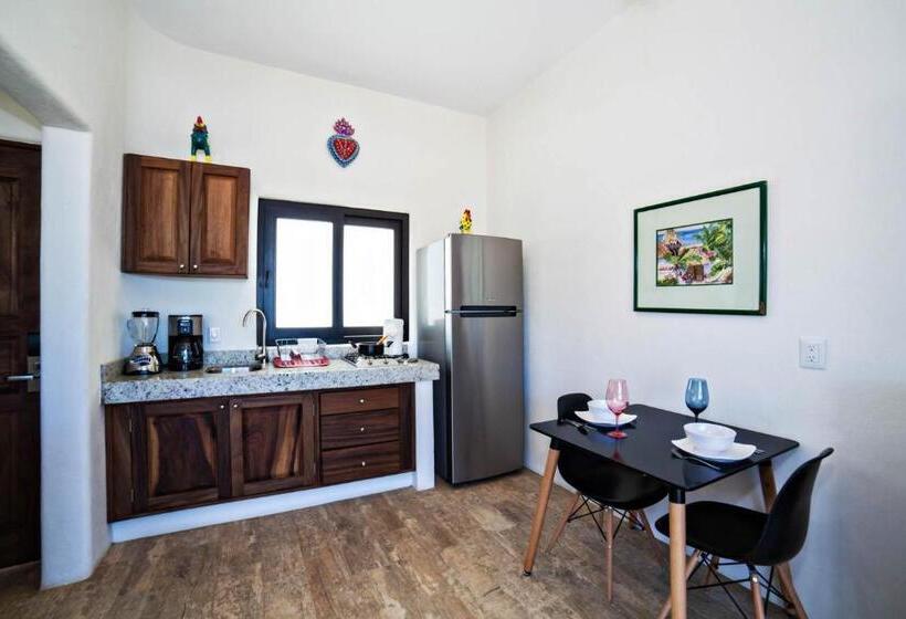 キングサイドベッドのスタンダードワンルーム, La Esquina