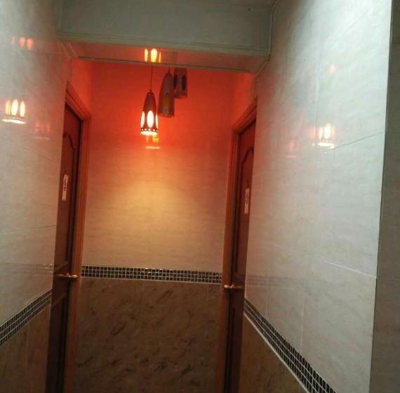 اتاق استاندارد سه نفره, Astronaut S