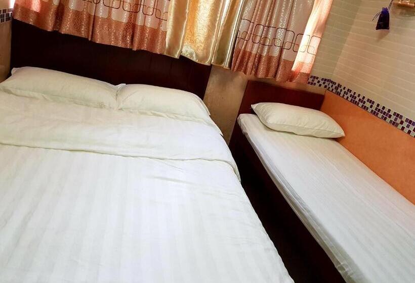 اتاق استاندارد سه نفره, Astronaut S