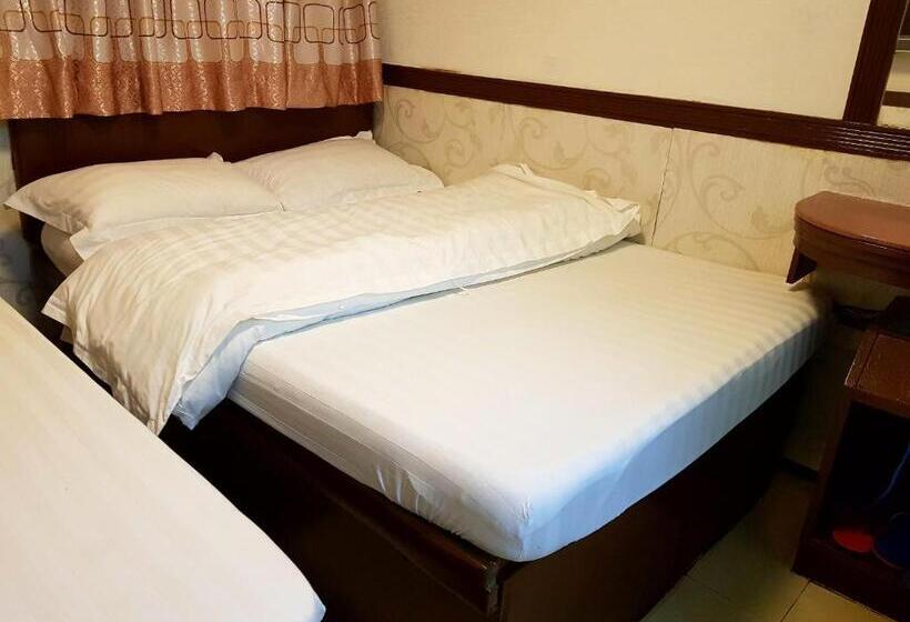 اتاق استاندارد سه نفره, Astronaut S