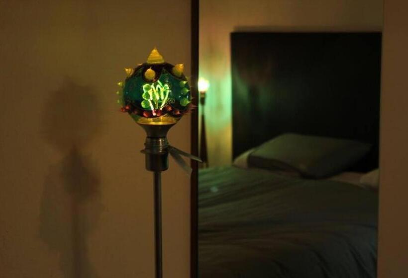 סטודיו סטנדרט, מיטה זוגית, Stone Station