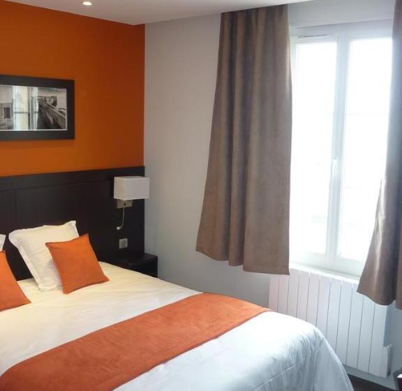 חדר קלאסי לשלושה, De La Plage