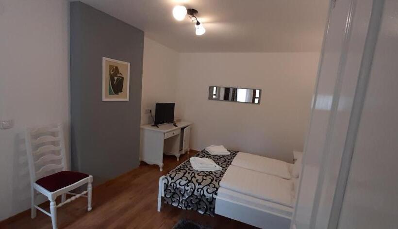 Superior Room King Size Bed, Gasthof Clara