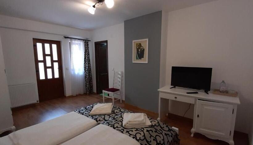 Superior Room King Size Bed, Gasthof Clara