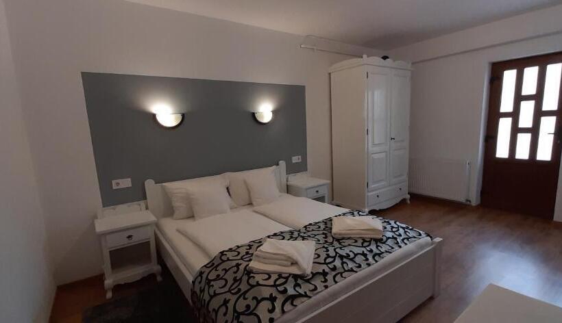 Superior Room King Size Bed, Gasthof Clara