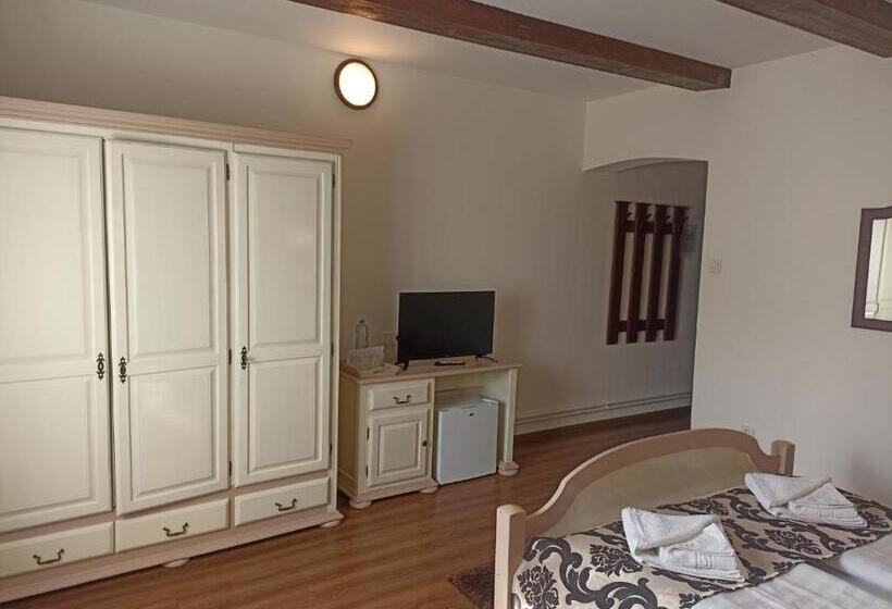 Deluxe Room King Size Bed, Gasthof Clara