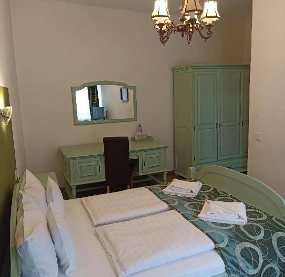 Standard Room King Size Bed, Gasthof Clara