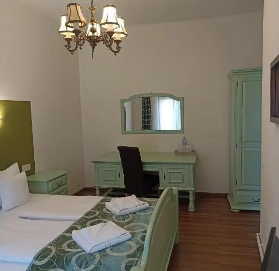 Standard Room King Size Bed, Gasthof Clara