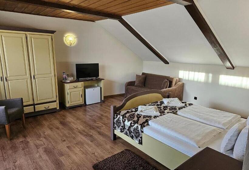 Deluxe Family Room, Gasthof Clara