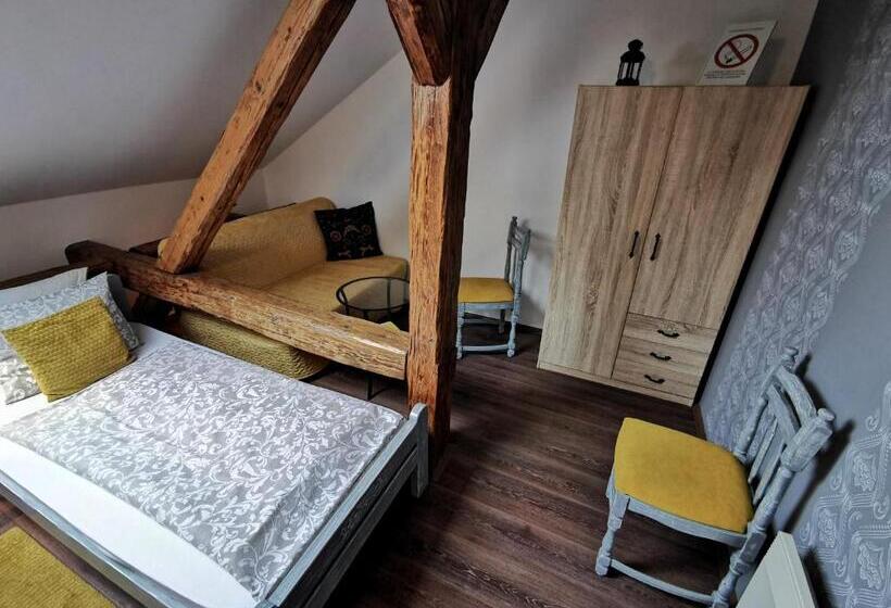 اتاق لوکس, Guest House Relić