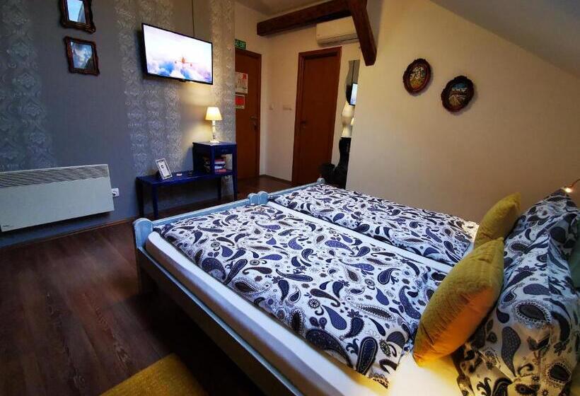 اتاق لوکس, Guest House Relić