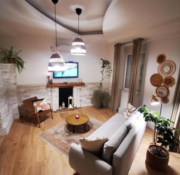 آپارتمان 1 خوابه, Guest House Relić