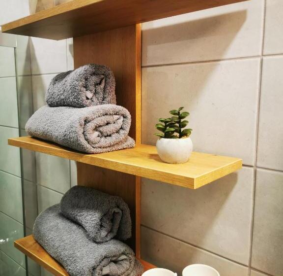 آپارتمان 1 خوابه, Guest House Relić