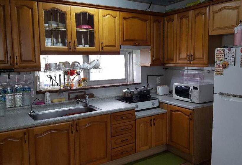 חדר משפחתי, Jeju Sunflower Guest House