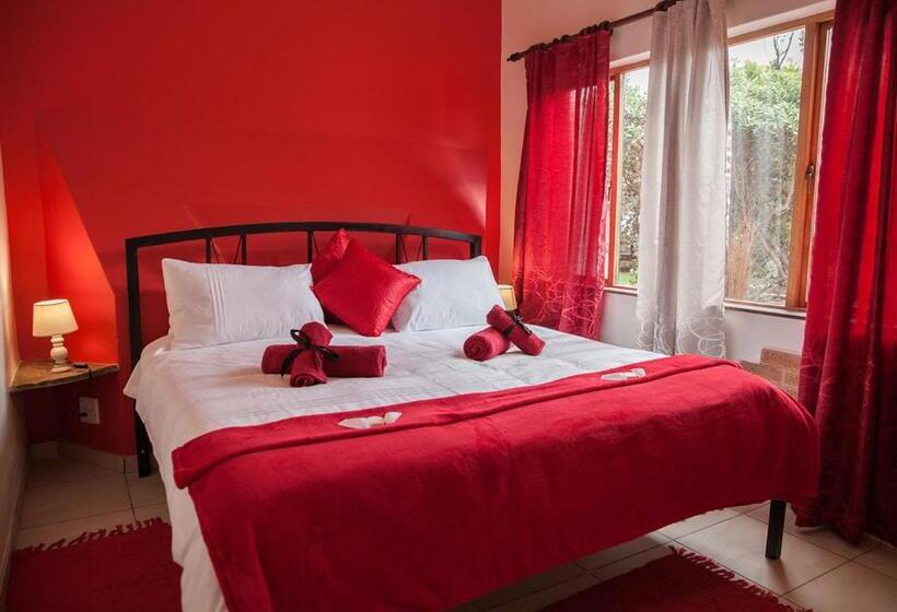 اتاق خانوادگی, Stay Cleverly Self Catering Apartments