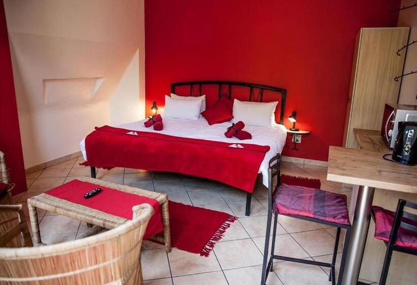 اتاق استاندارد, Stay Cleverly Self Catering Apartments