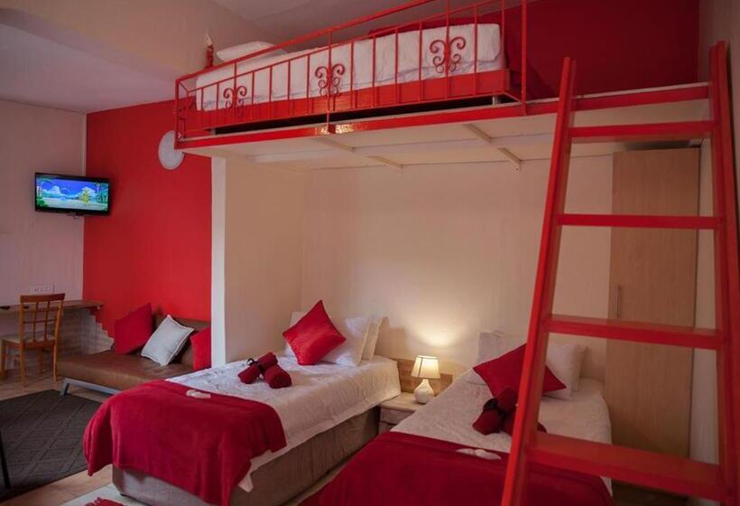 اتاق خانوادگی, Stay Cleverly Self Catering Apartments