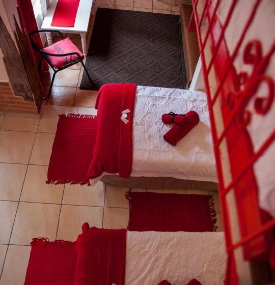 اتاق خانوادگی, Stay Cleverly Self Catering Apartments