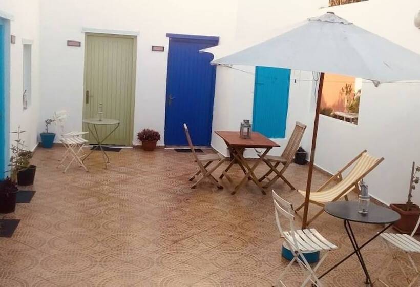 استودیوی استاندارد, Gite Le Nomade