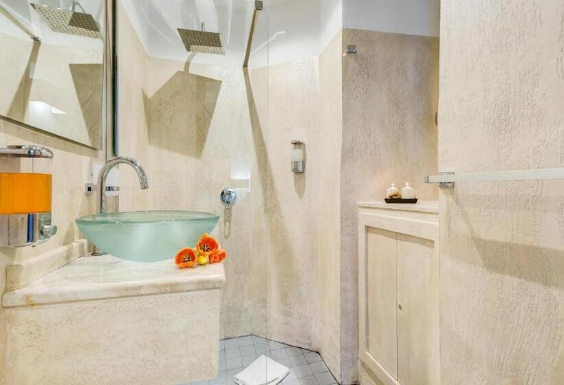 اتاق استاندارد, Easy Budget Colosseo